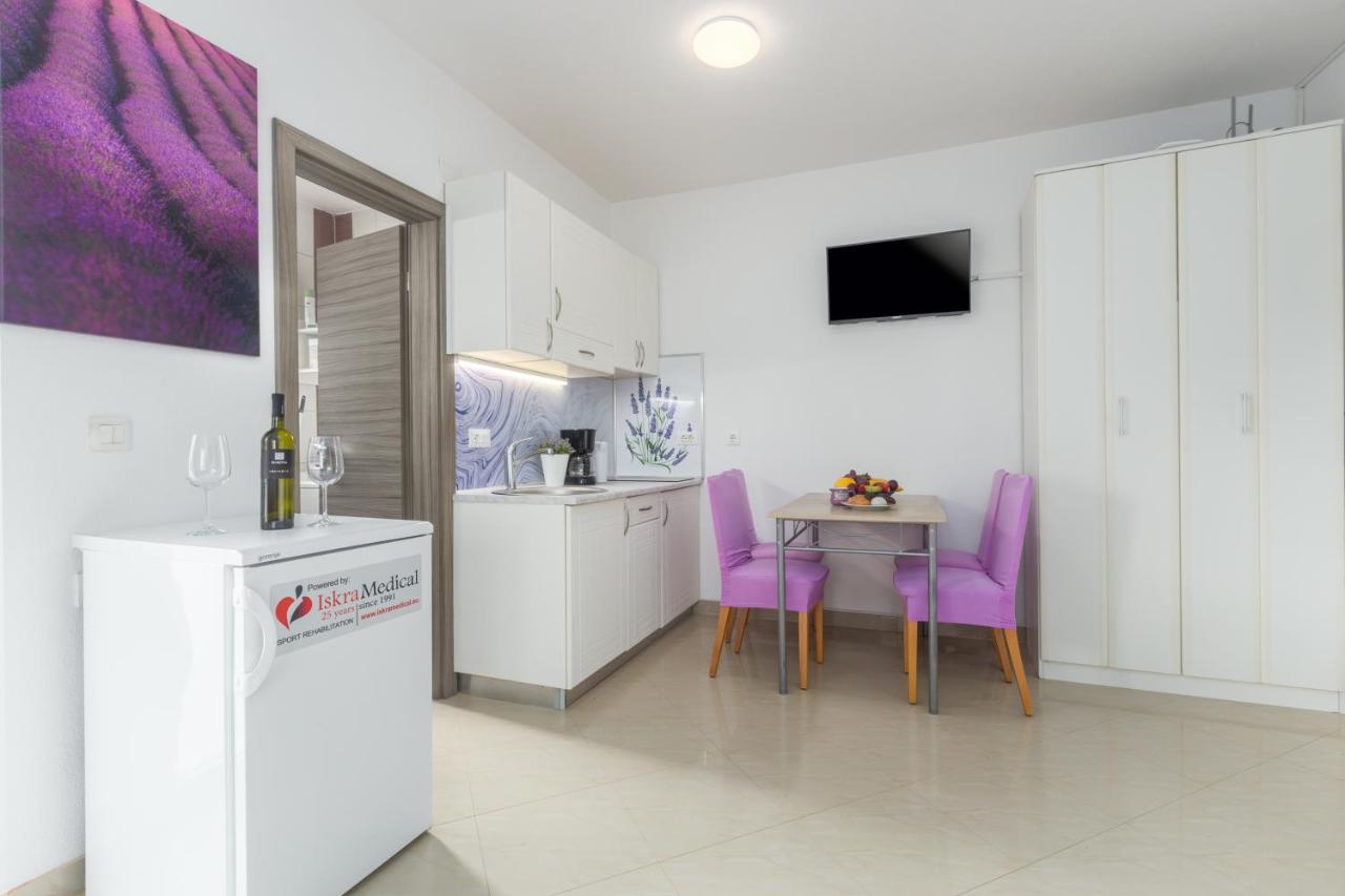 Apartment Vita'1 *