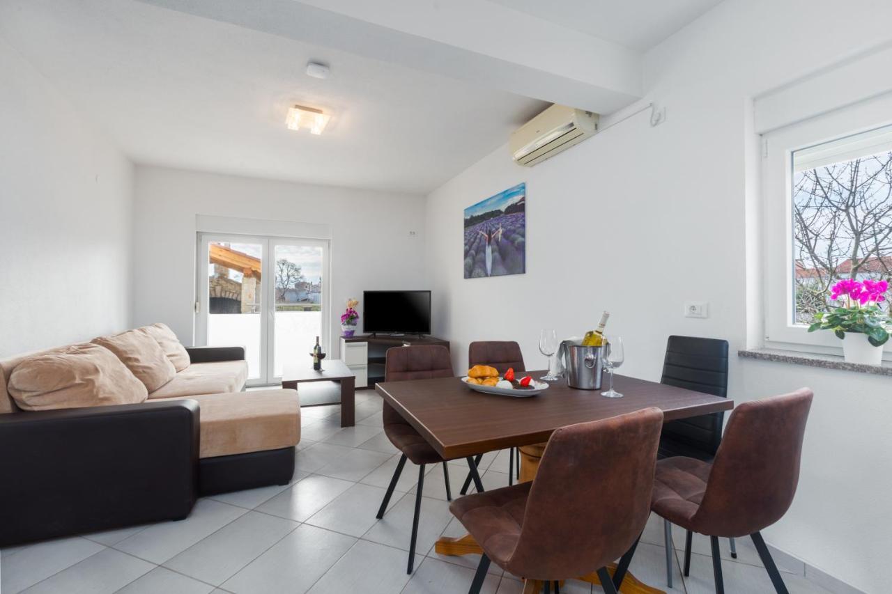 Vita'1 Apartment *