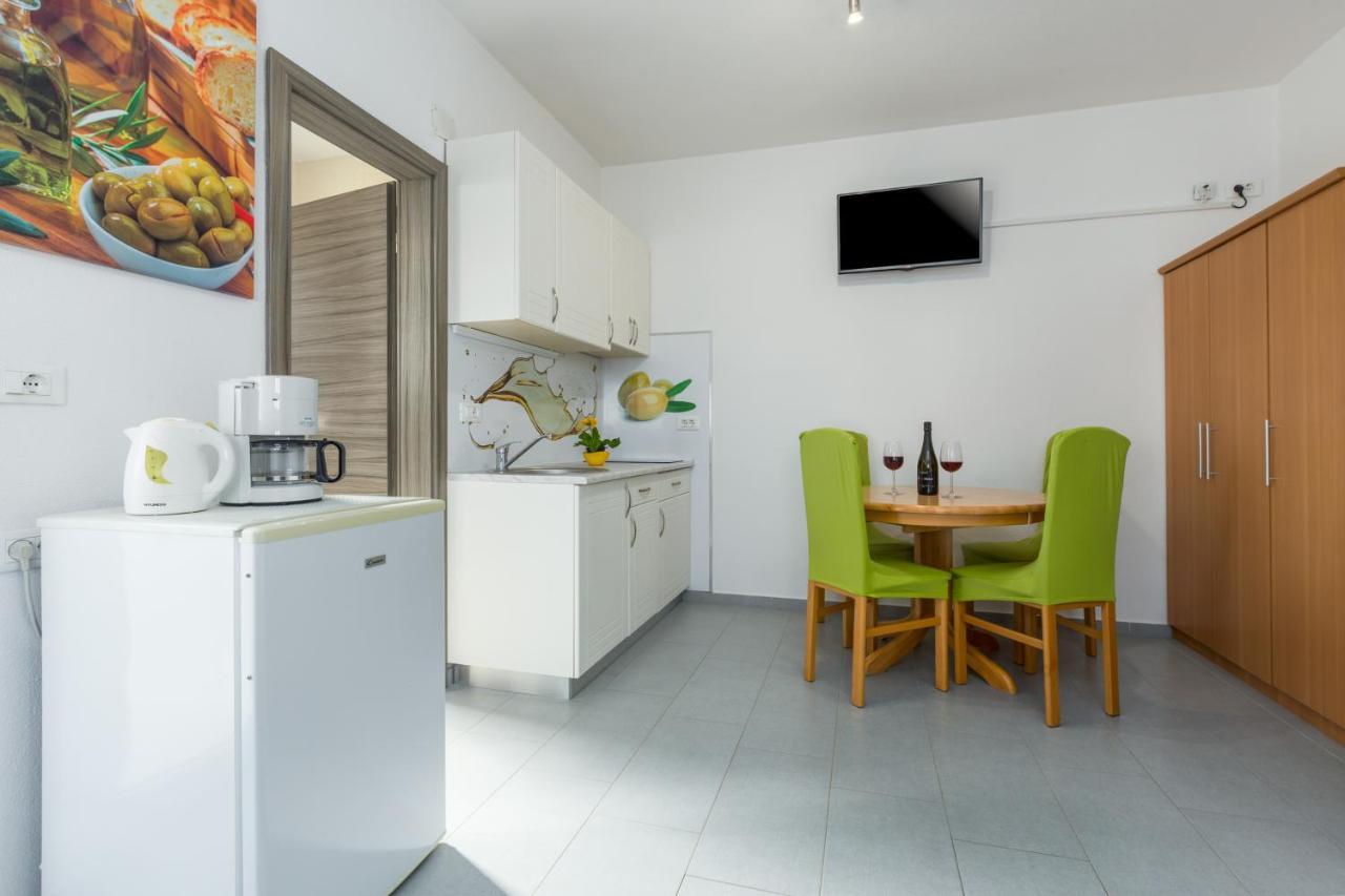 Apartment Vita'1 *